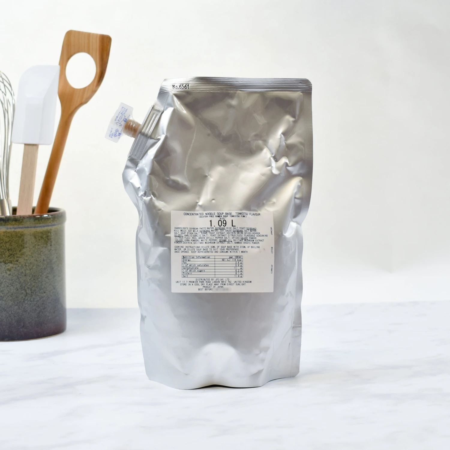 Tonkotsu Flavour Ramen Soup Base, 1.1 Litre 5 Tonkotsu Flavour Ramen Soup Base, 1.1 Litre - Image 3