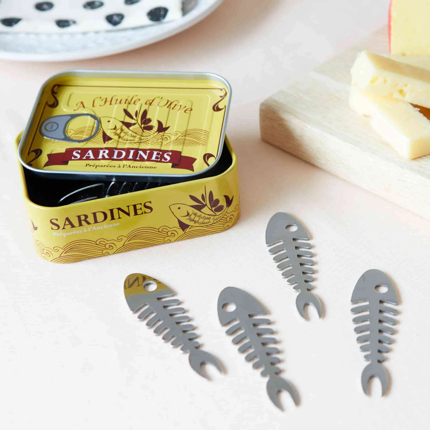 Balvi Set Of 6 Sardine Snacking Forks In A Tin 4 Balvi Set Of 6 Sardine Snacking Forks In A Tin - Image 2